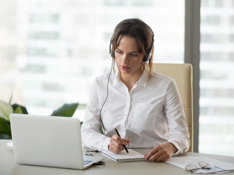 Conheça os melhores cursos de capacitação para investir e crescer profissionalmente!